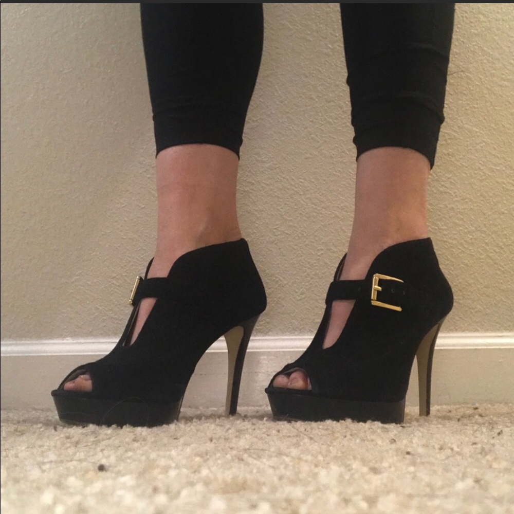 Micheal Kors Suede Heels